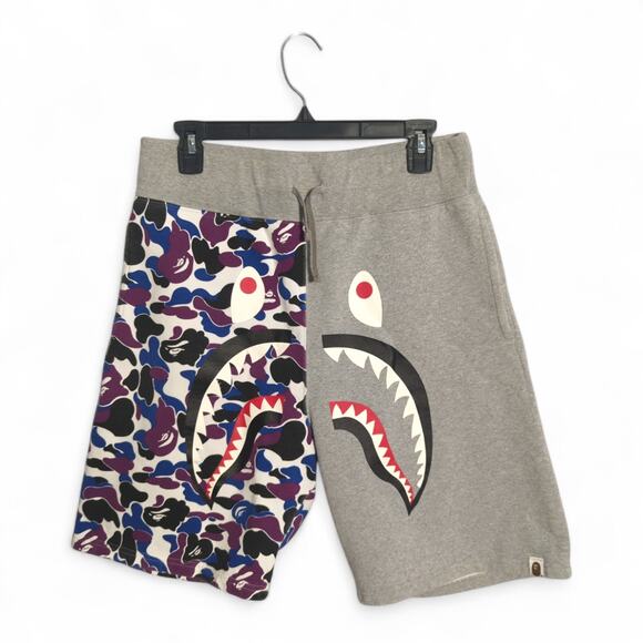 BAPE A Bathing Ape World Gone Mad Camo Shorts - Men's Large - Picture 1 of 4
